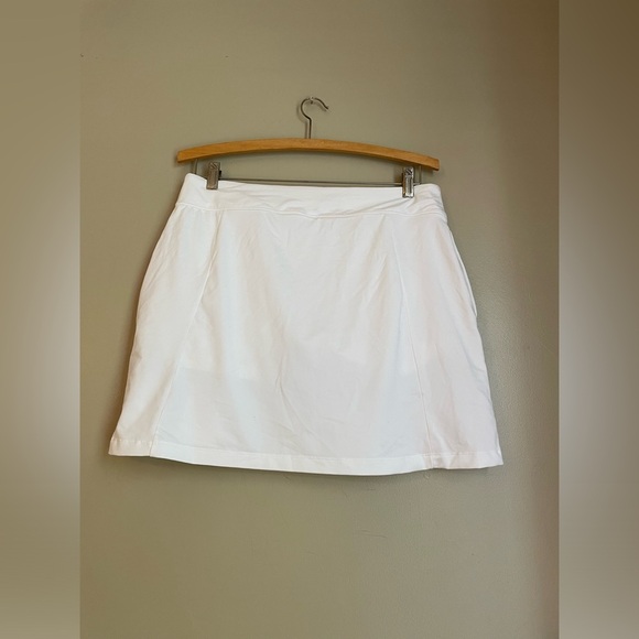 Nike White Athletic Skirt for Tennis, Pickleball, Golf - Picture 2 of 3